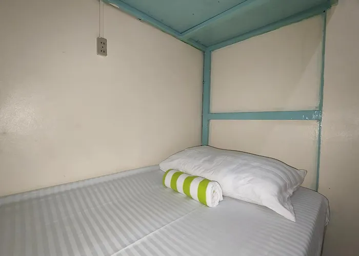 Hostel Resort's Side Near Shangrila Lapu-Lapu City