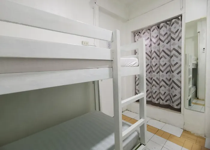 Resort's Side Near Shangrila Hostel Lapu-Lapu City